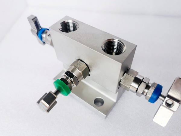 一體化三閥組JVA1-3T1-3FNWLE 一體化三閥組JVA1-3T1-3FNWLE